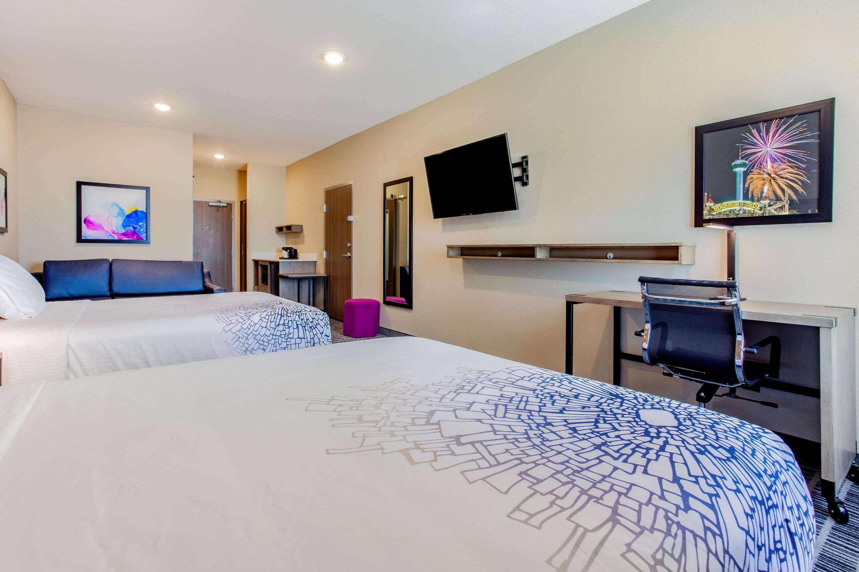 La Quinta By Wyndham San Antonio Alamo City Exterior photo