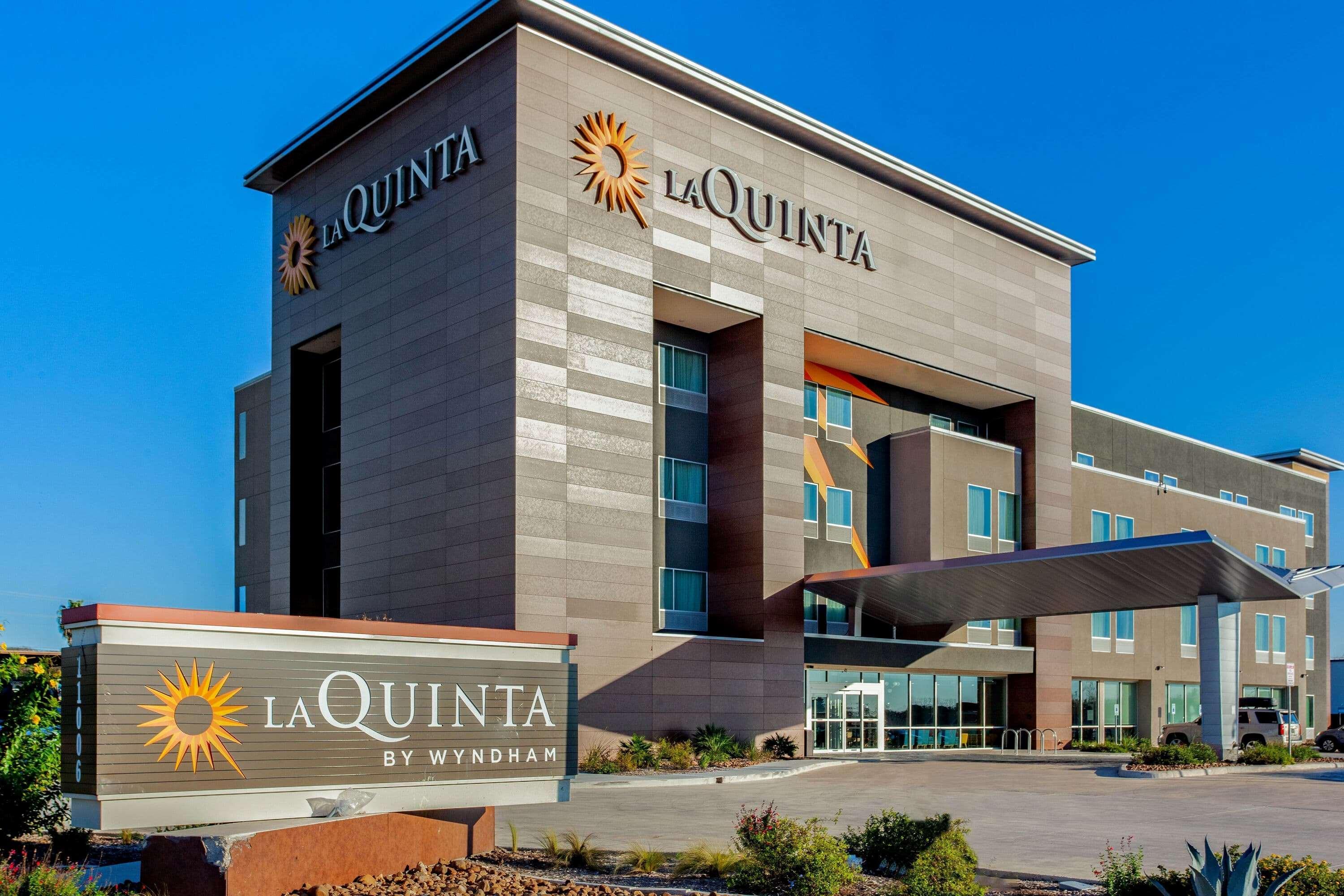La Quinta By Wyndham San Antonio Alamo City Exterior photo