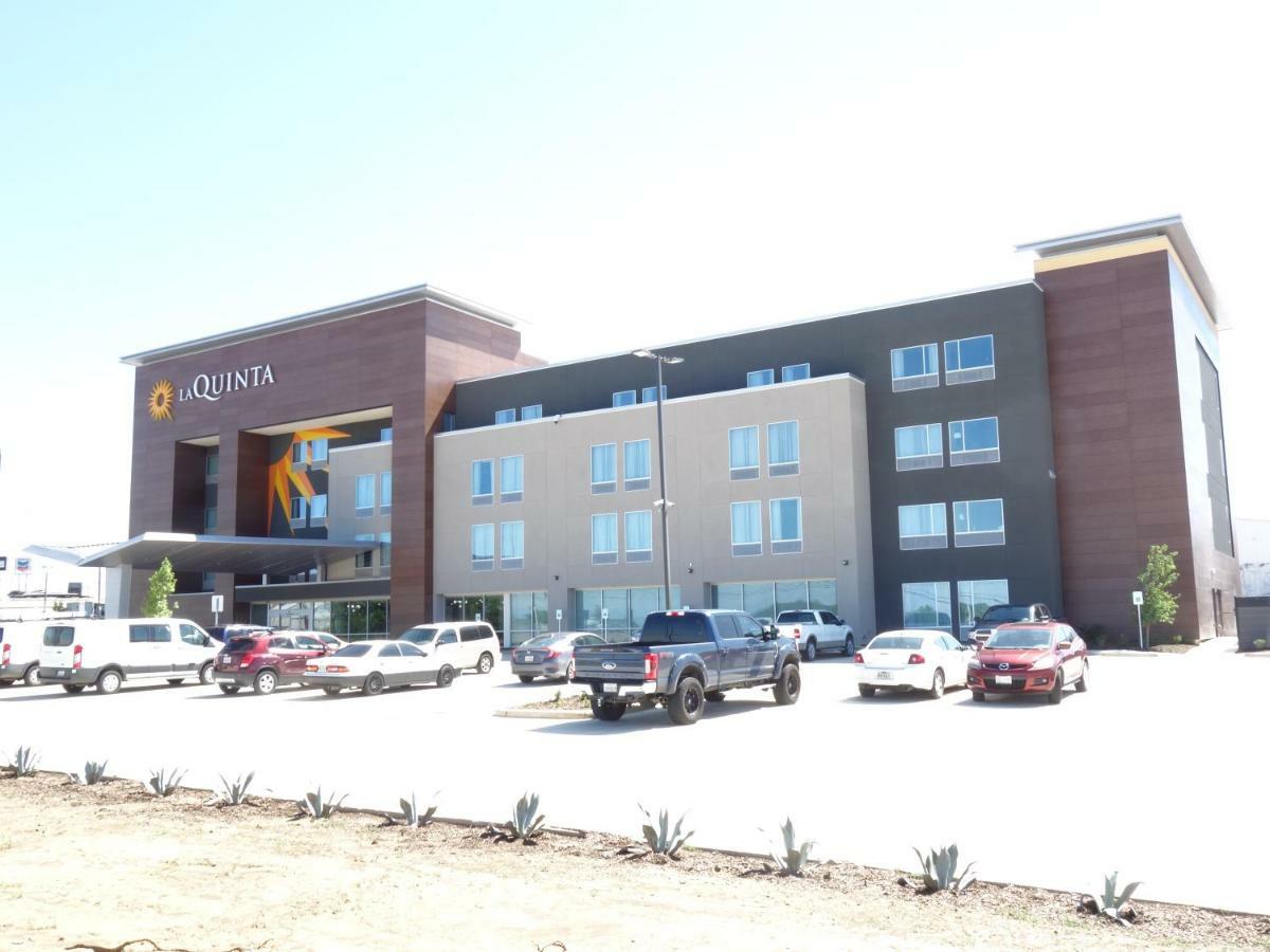 La Quinta By Wyndham San Antonio Alamo City Exterior photo