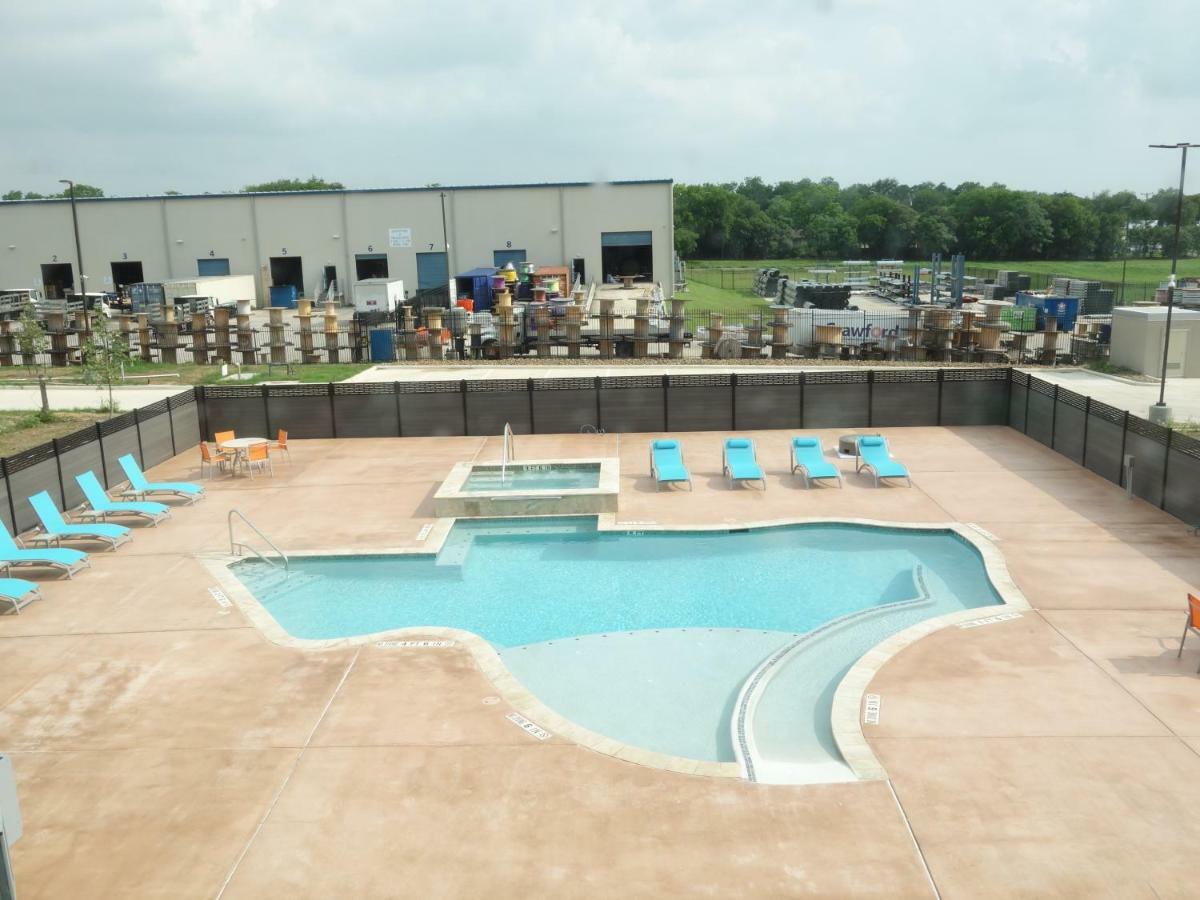 La Quinta By Wyndham San Antonio Alamo City Exterior photo